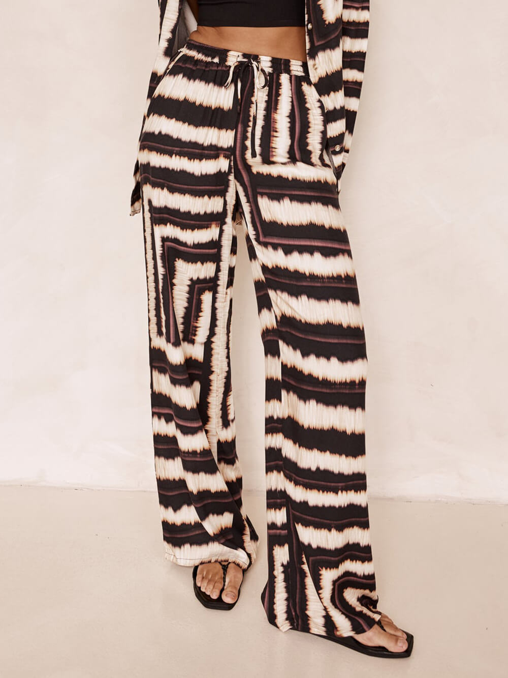 Signature Textured Chocolate Print Baggy Trousers Set