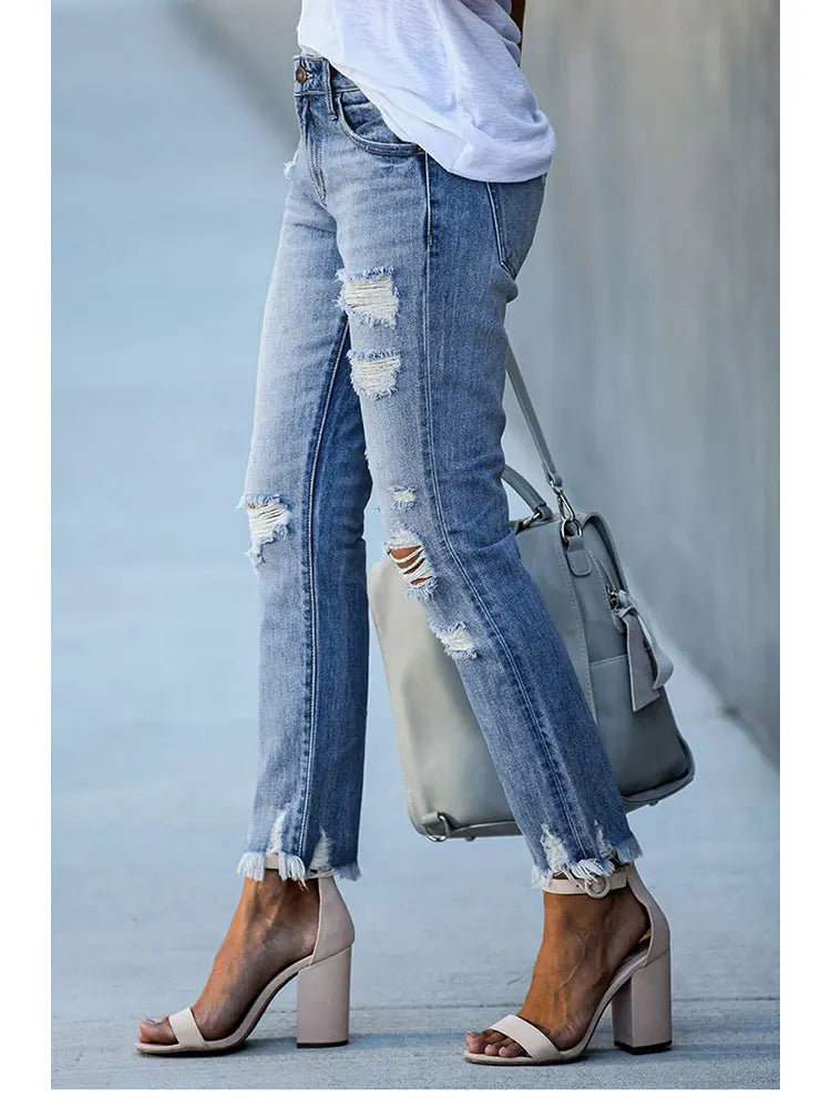 Fitted Distressed Cropped Jeans