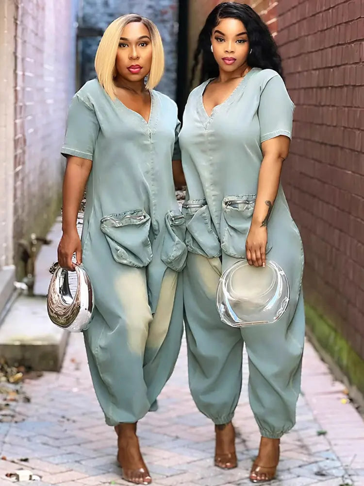 Vintage-Inspired Loose-Fit Jumpsuit with Pockets
