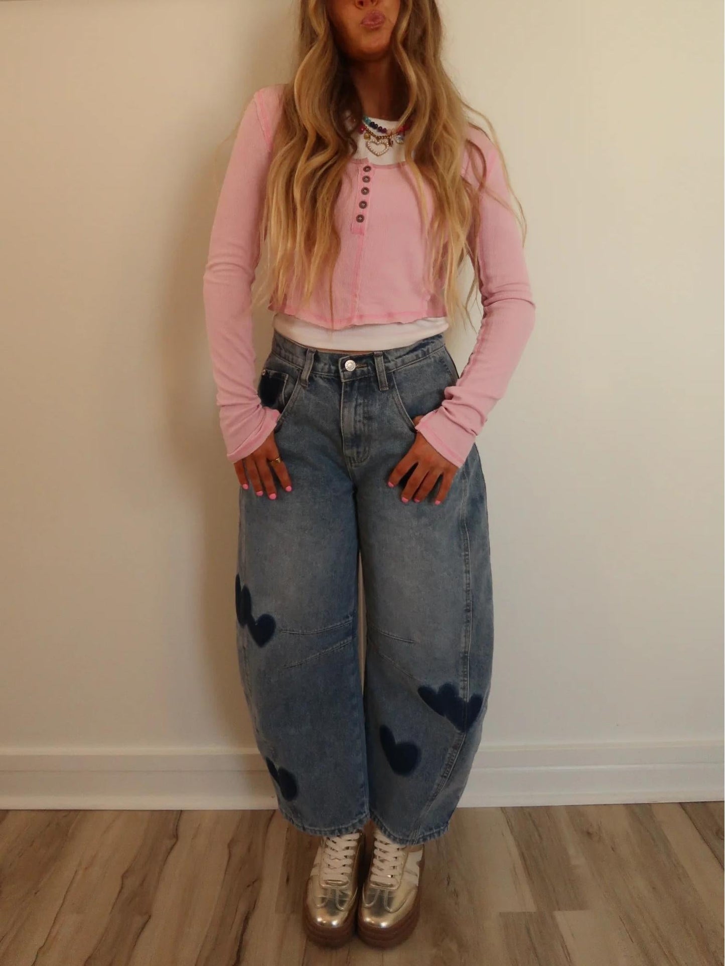 Chic Barrel Jeans for the Modern Lover