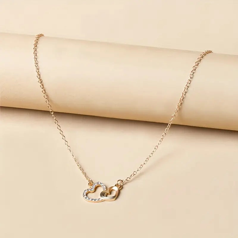 Amelia Pendant Necklace