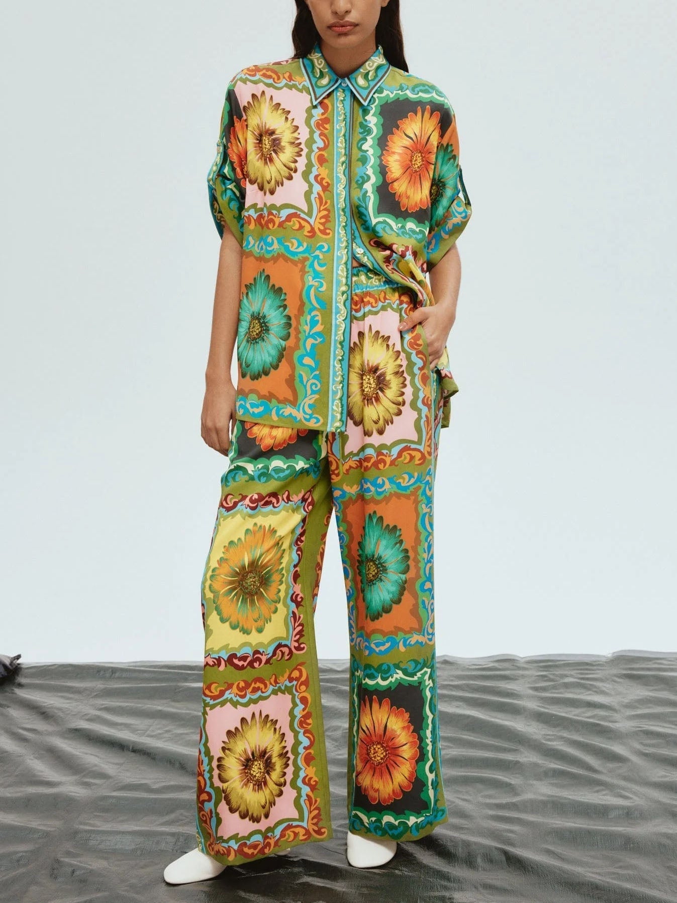 Distinctive Sunflower Pattern Wide Leg Pants Set