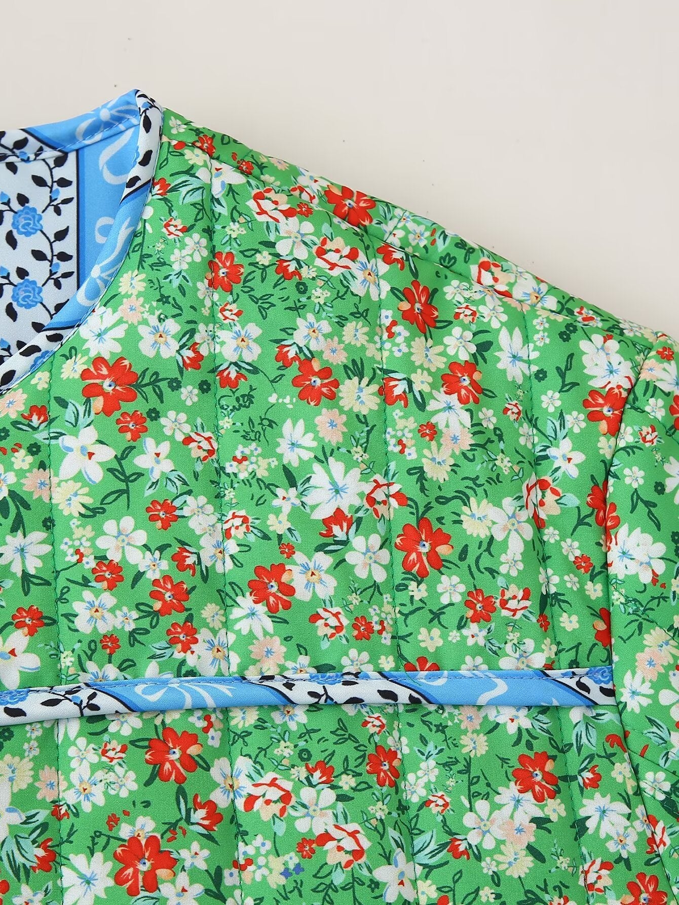 Relaxed Fit Floral Print Jacket in Green