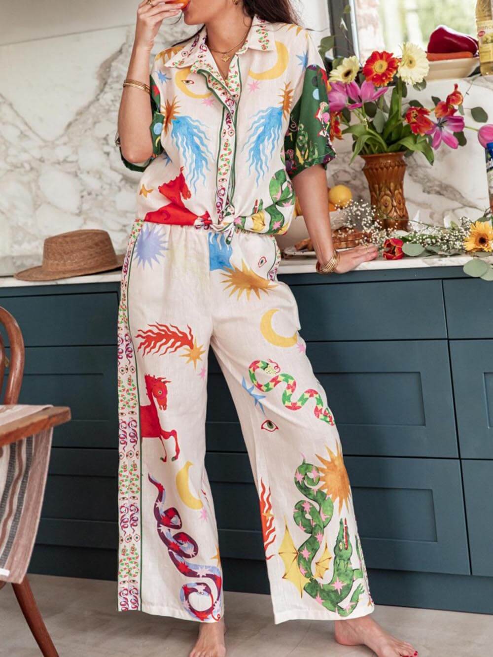 Stylish Loose-Fit Short Sleeve Shirt and Elastic Waist Pants Set with Unique Print