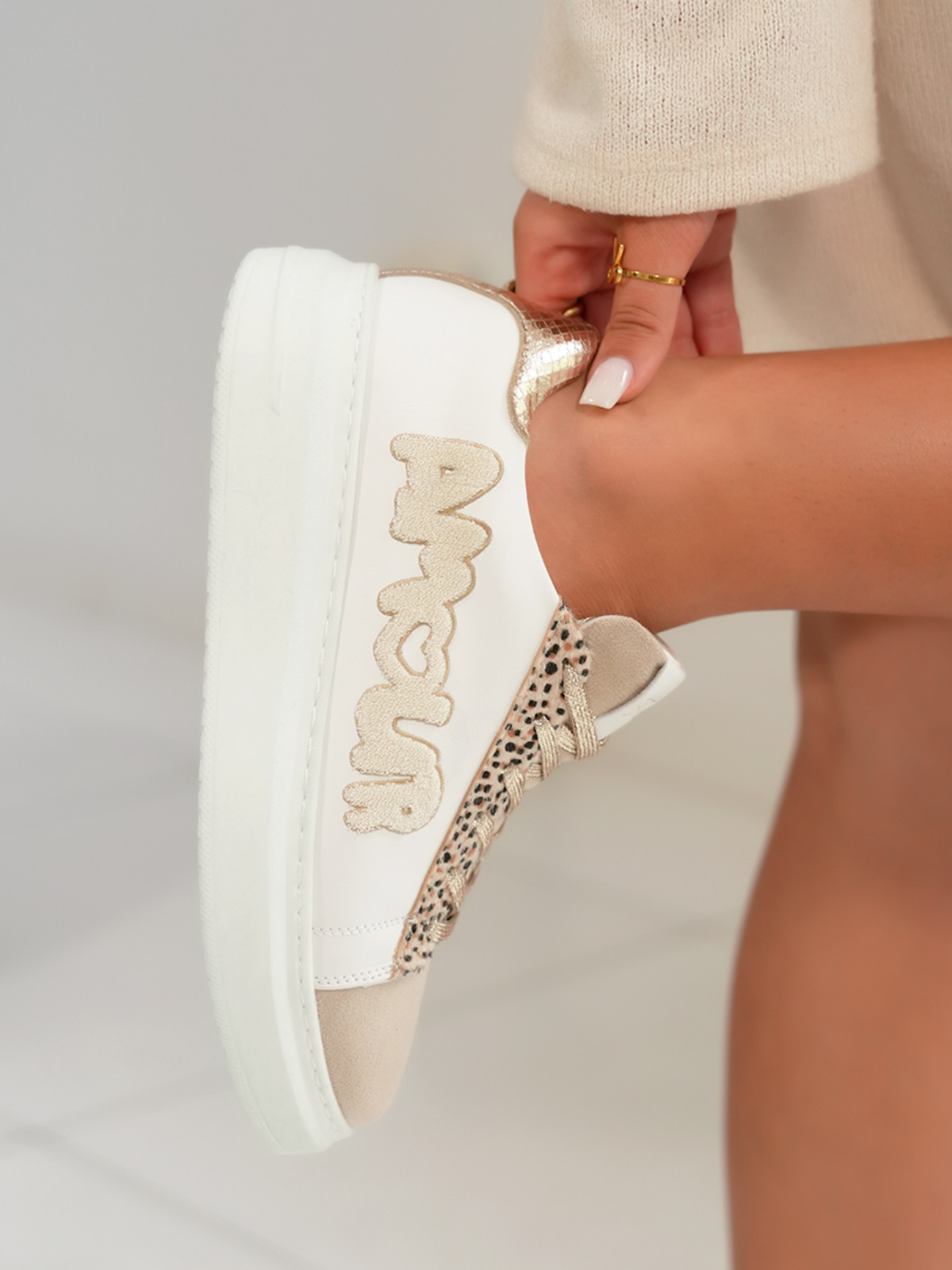 Ashely White Sneaker