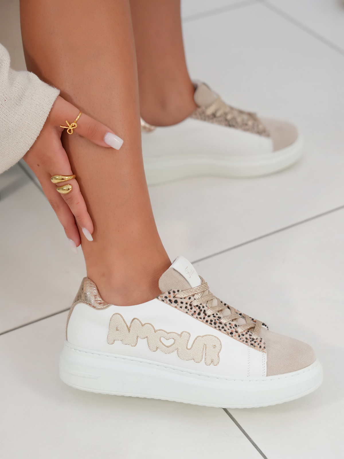 Ashely White Sneaker