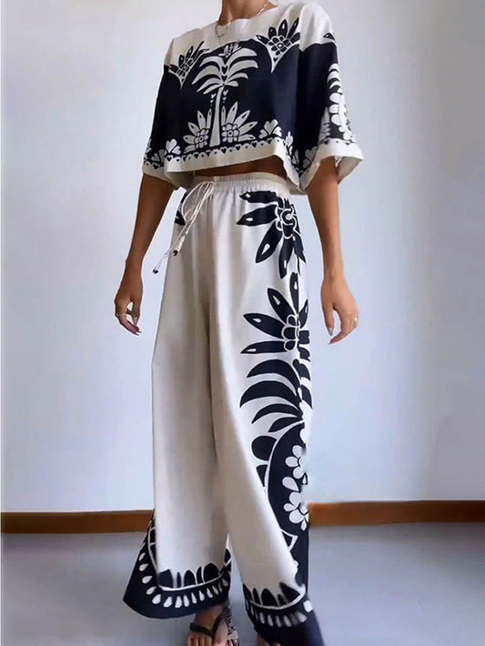 Loose-Fit Short-Sleeve Suit with Ethnic Print