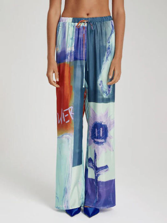 Distinctive Floral Print Wide-Leg Trousers with a Relaxed Fit