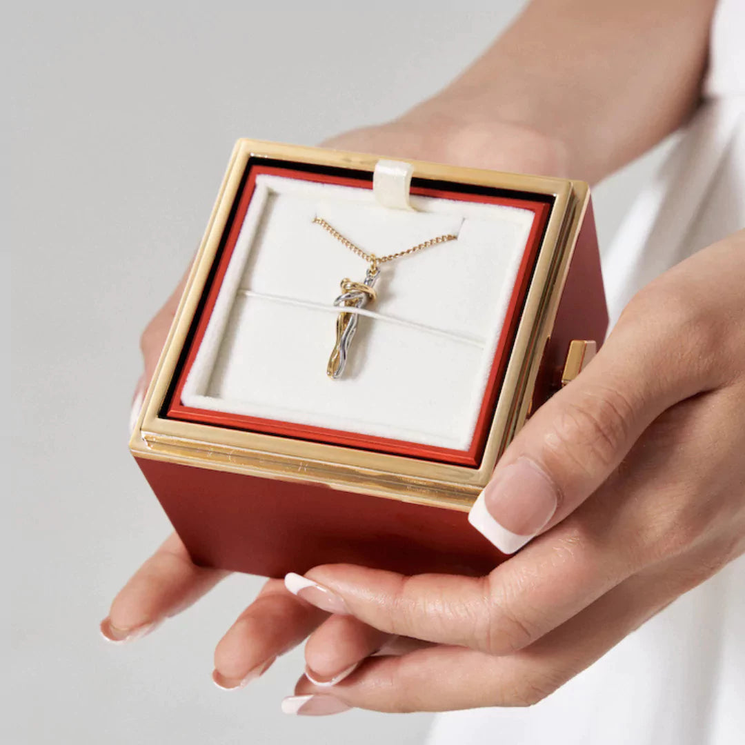 Anna Hug Necklace