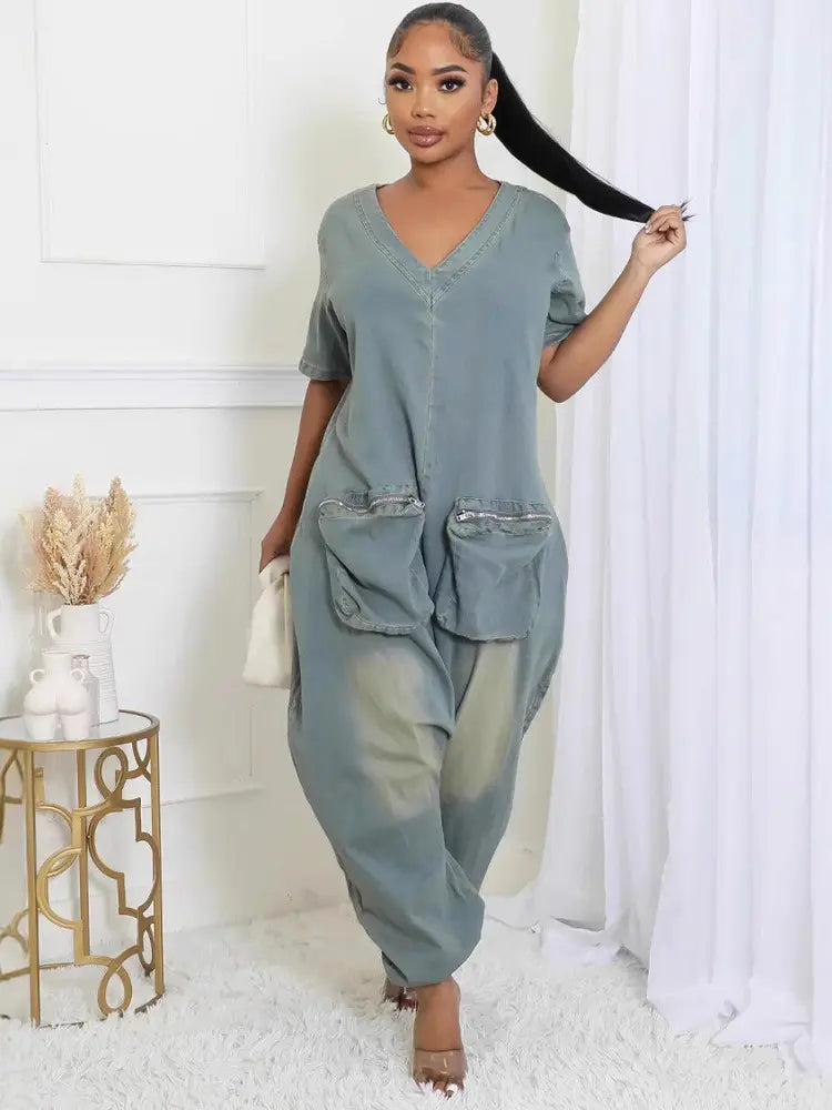 Vintage-Inspired Loose-Fit Jumpsuit with Pockets
