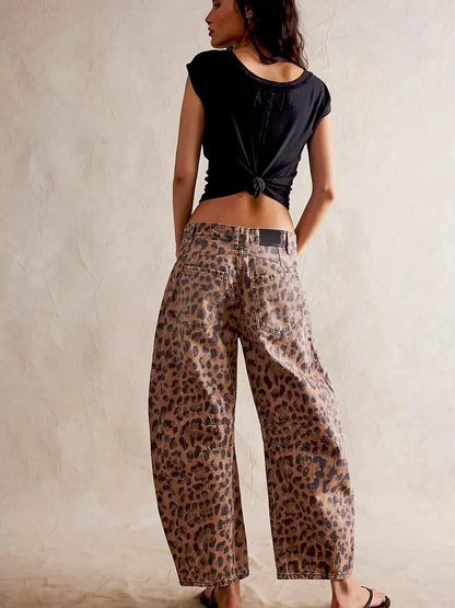 Leopard-Patterned Barrel Jeans
