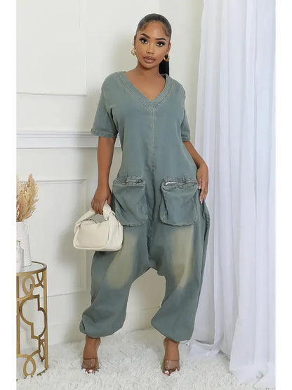 Vintage-Inspired Loose-Fit Jumpsuit with Pockets