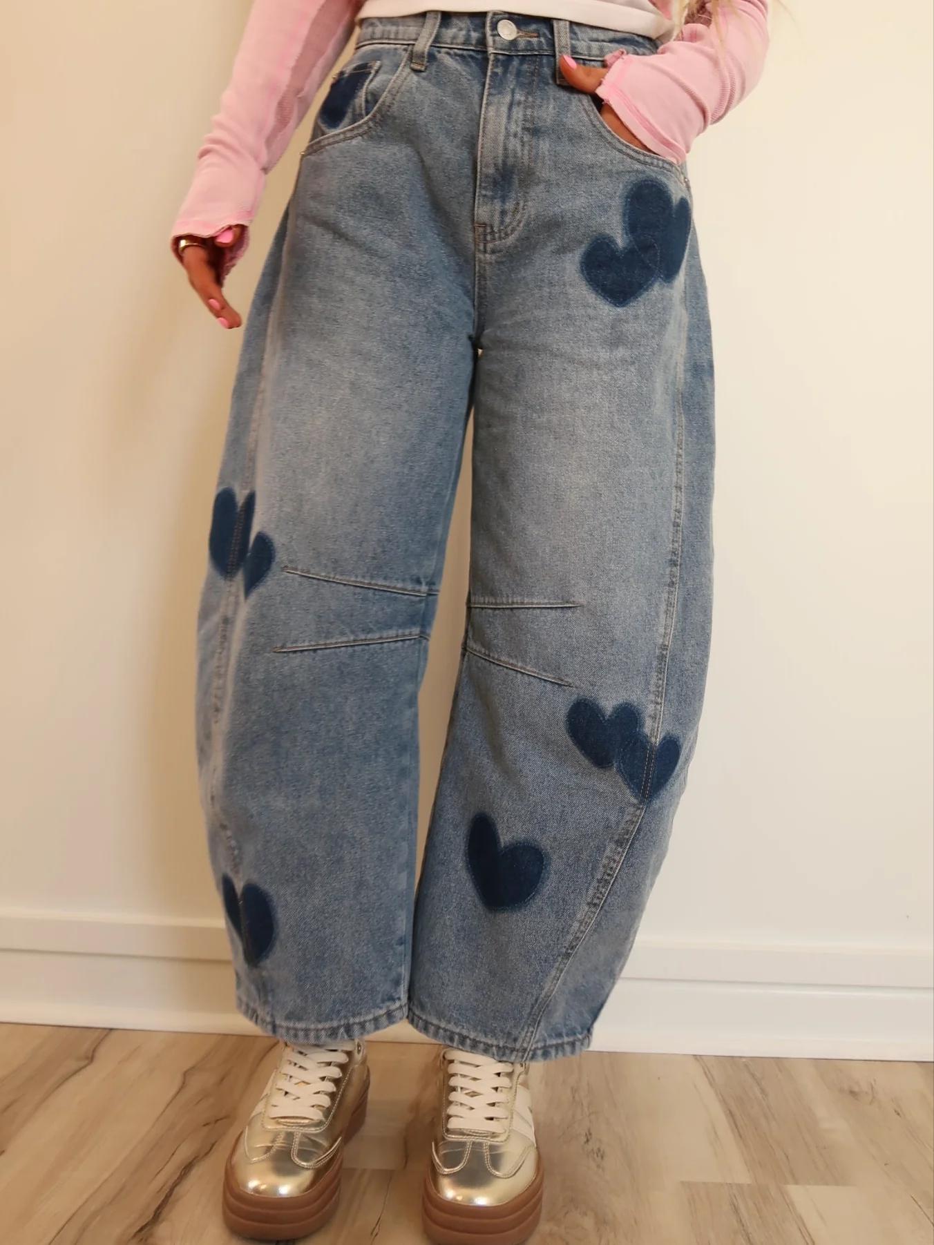 Chic Barrel Jeans for the Modern Lover