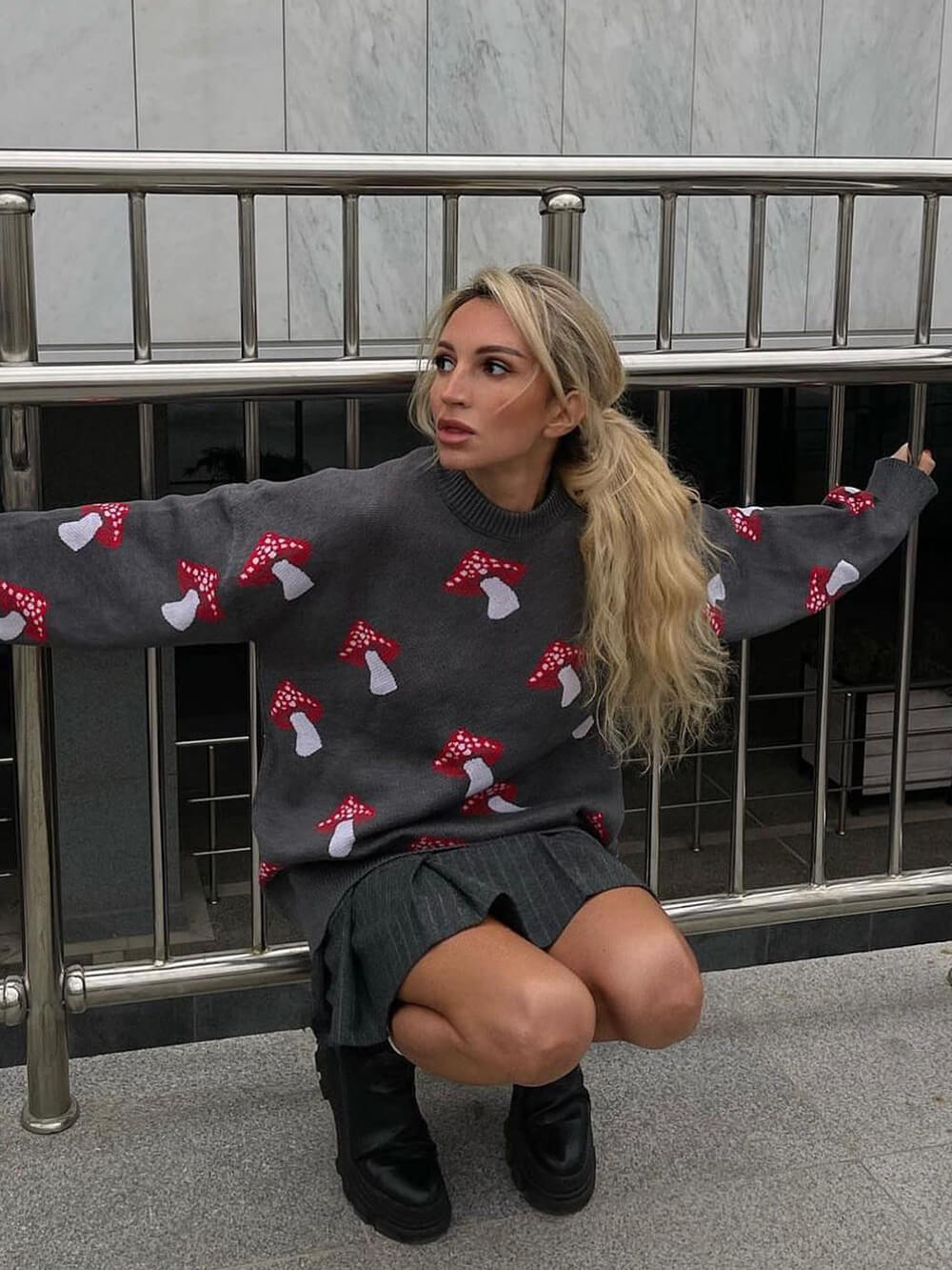 Contrast Pullover Sweater with Mushroom Print