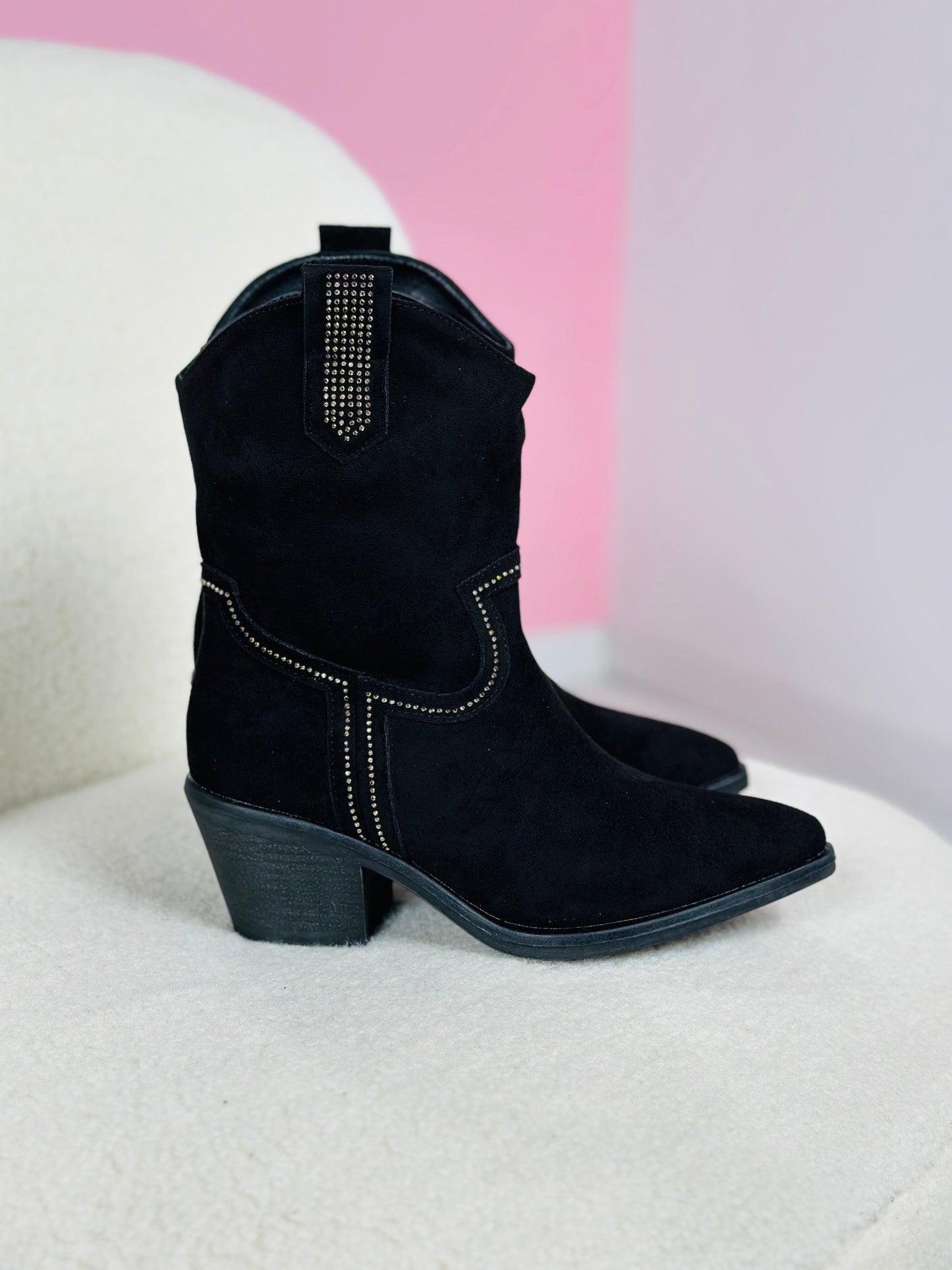 Bernike Black Boots