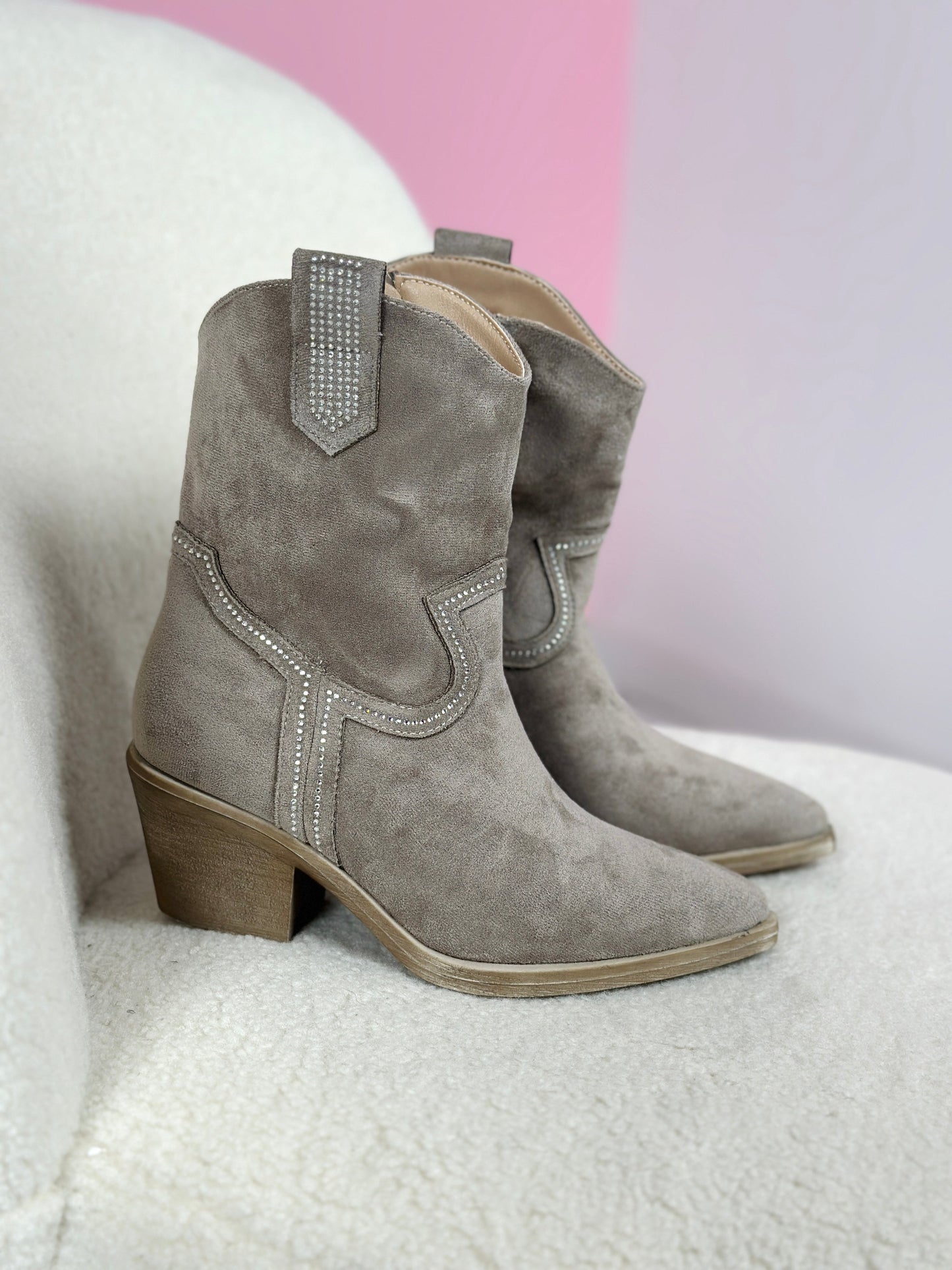 Bernike Grey Boots