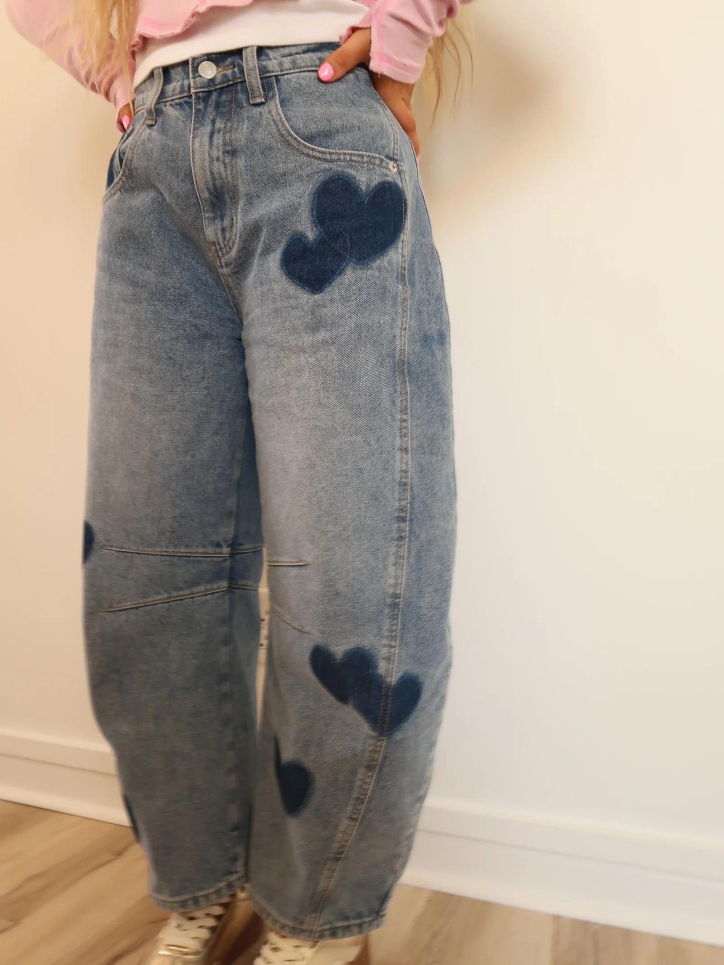 Chic Barrel Jeans for the Modern Lover