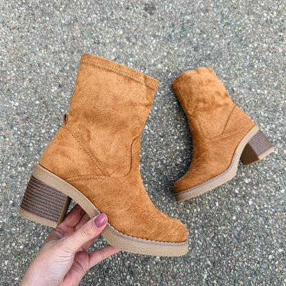 Camel 27 Boots