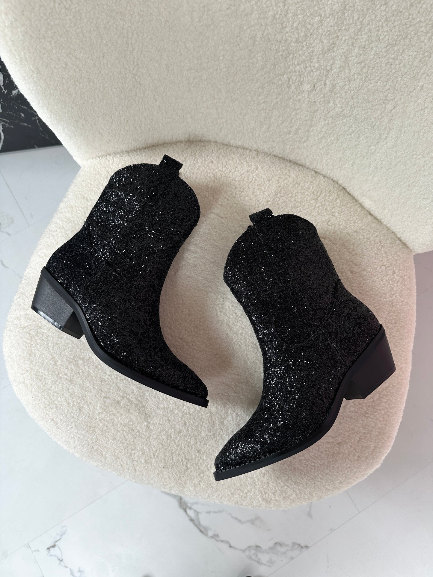 Glammy Black Boots