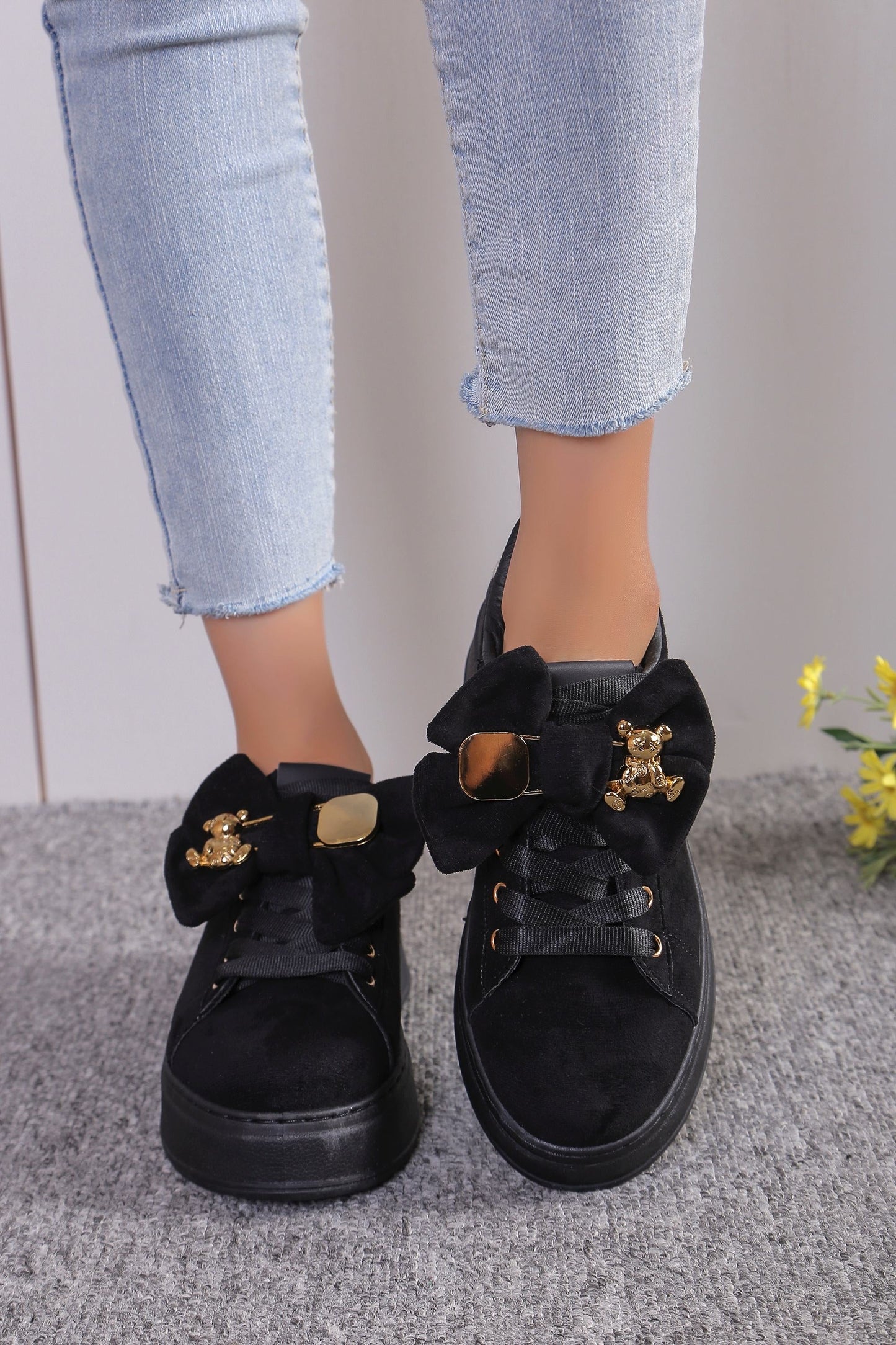 Bow Black Sneaker