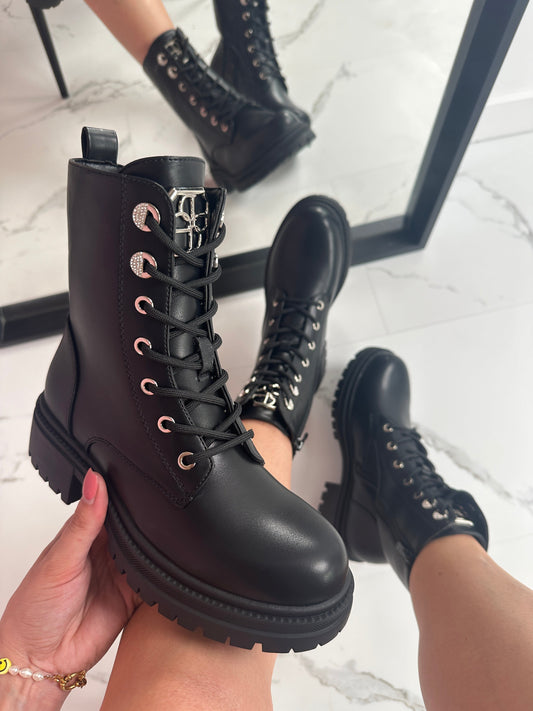 Sarina Black Boots