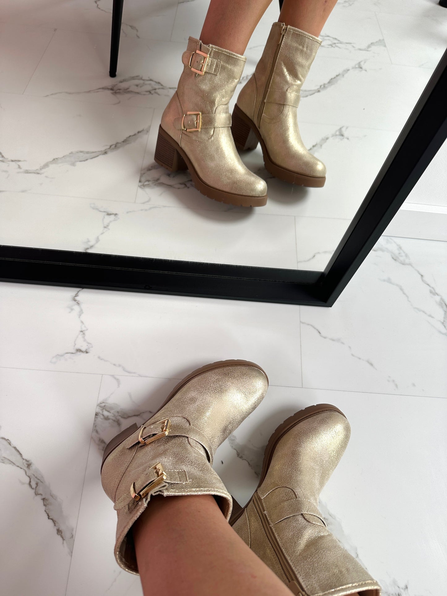 Romée Gold Boots