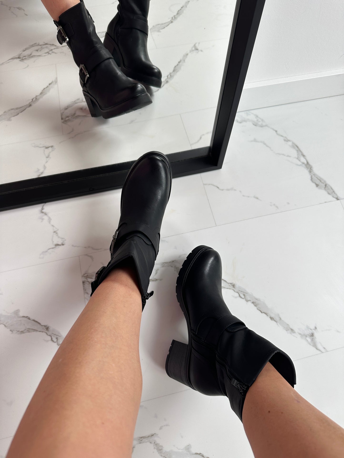 Romée Black Boots