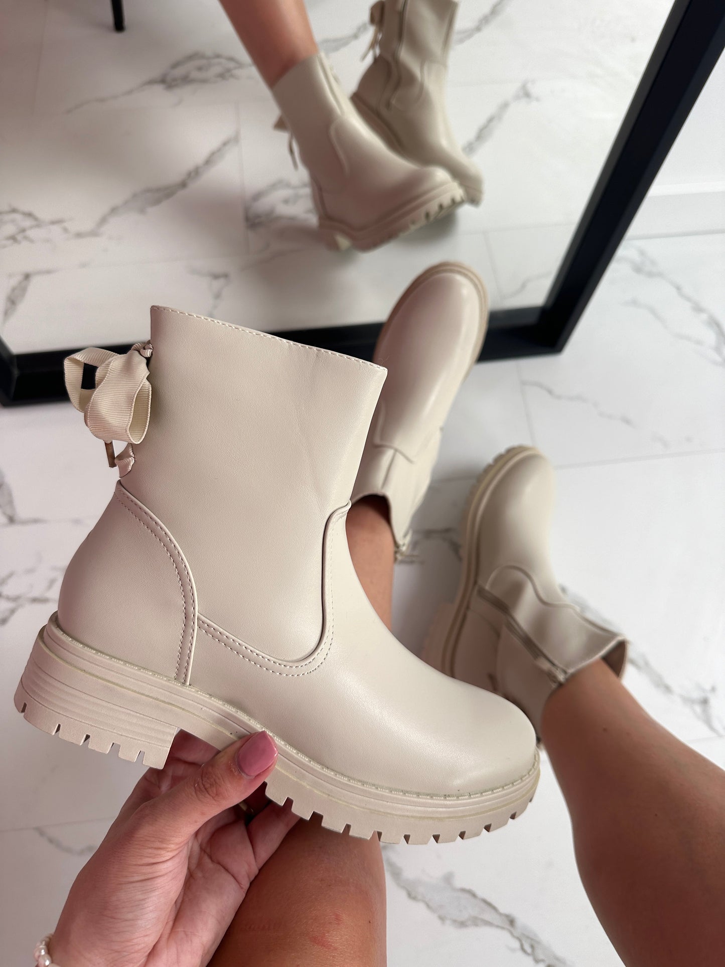 Bow Beige Boots