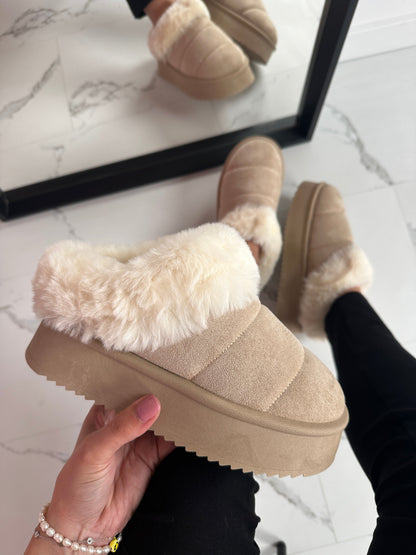 2053 Beige Pantoffel