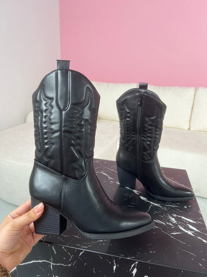 Must-Have PU Black Boots