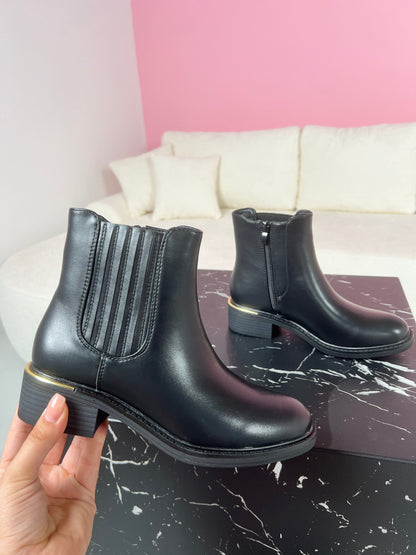 Deesy Black Boots