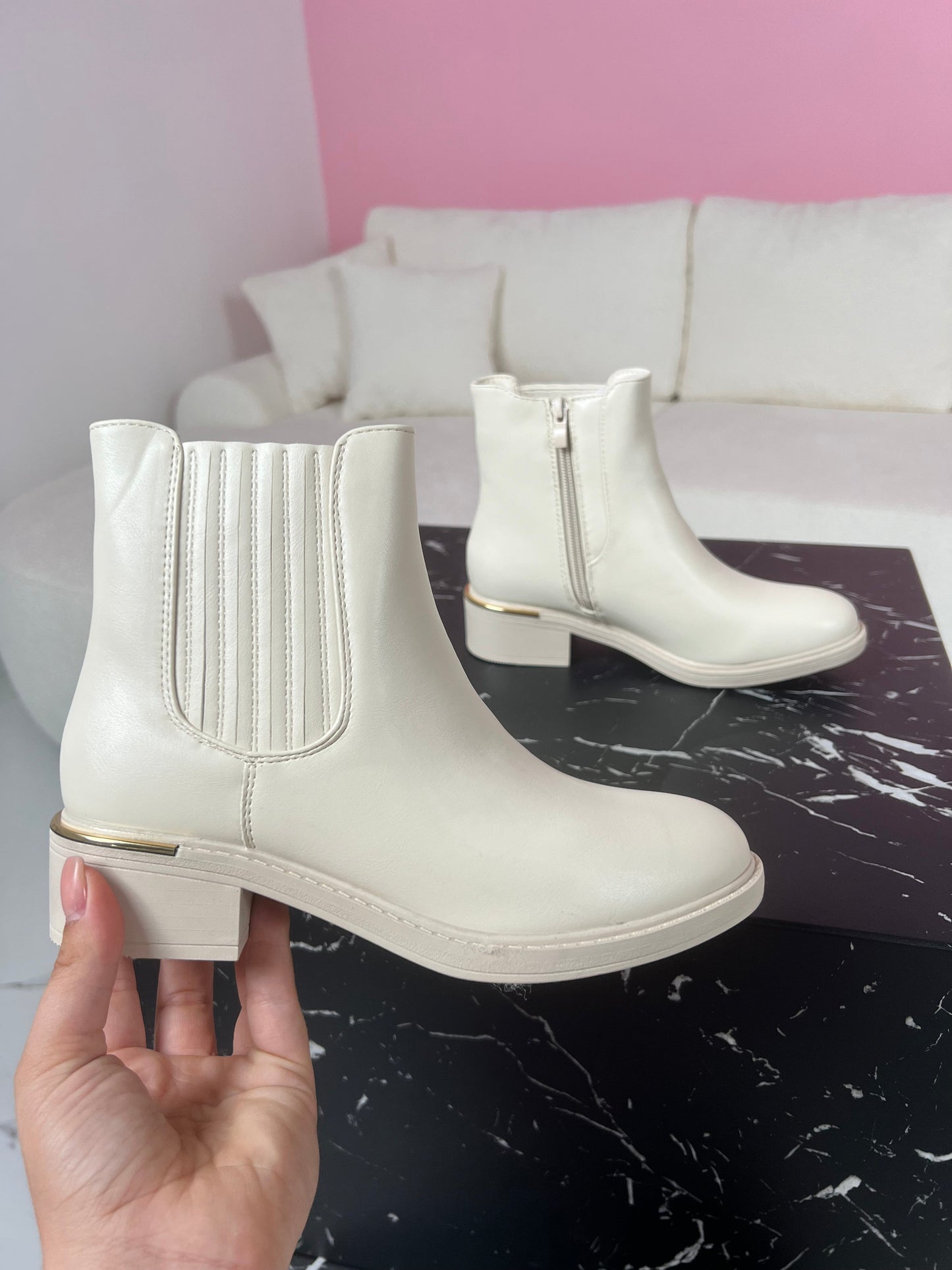 Deesy Beige Boots