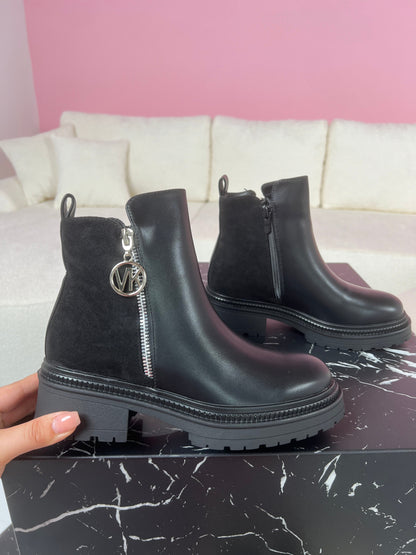 MK Low Black Boots