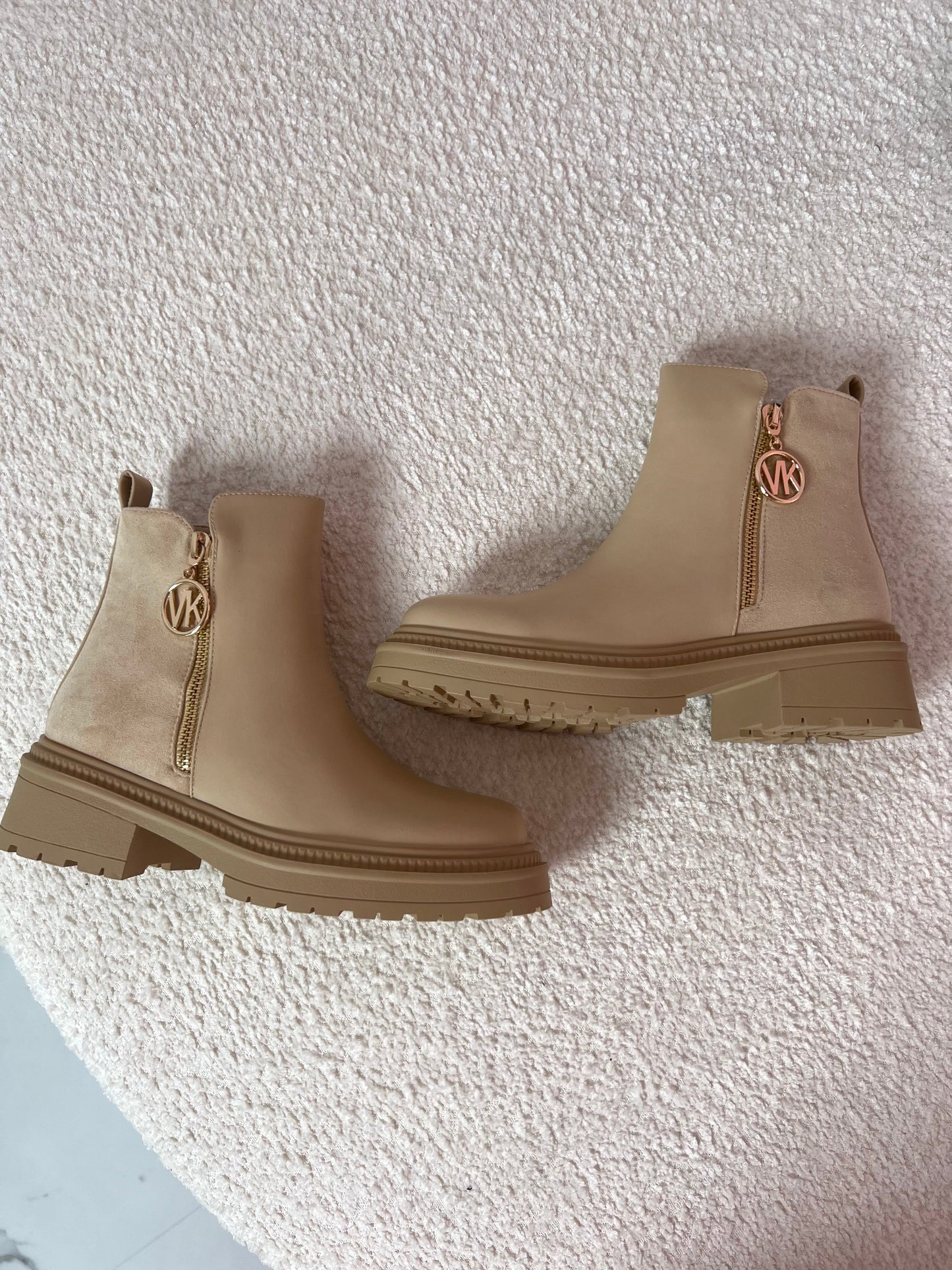 MK Low Beige Boots