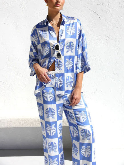 Exclusive Satin Shell Print Wide-Leg Pants Set