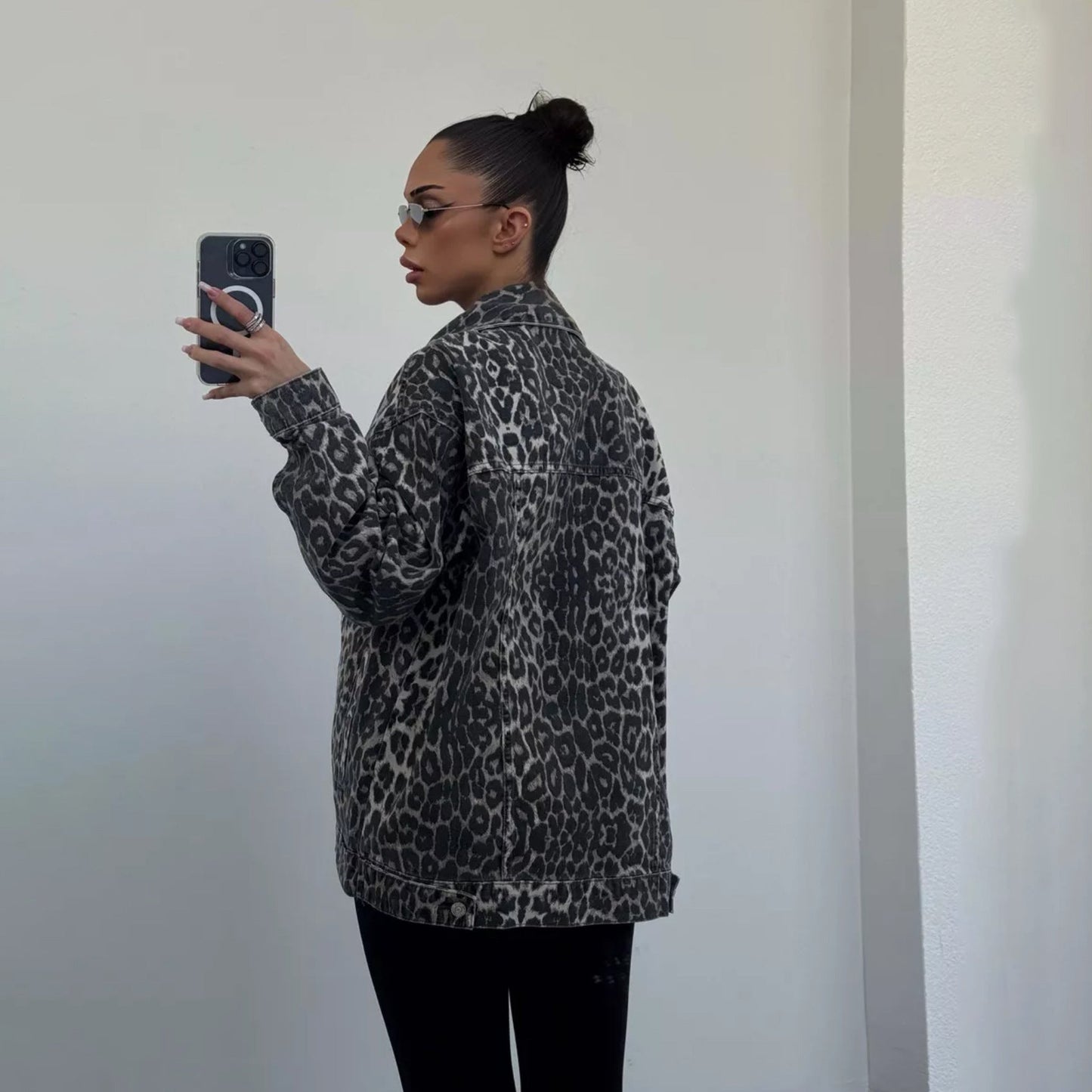 Retro Leopard Print Denim Jacket for Casual Street Style